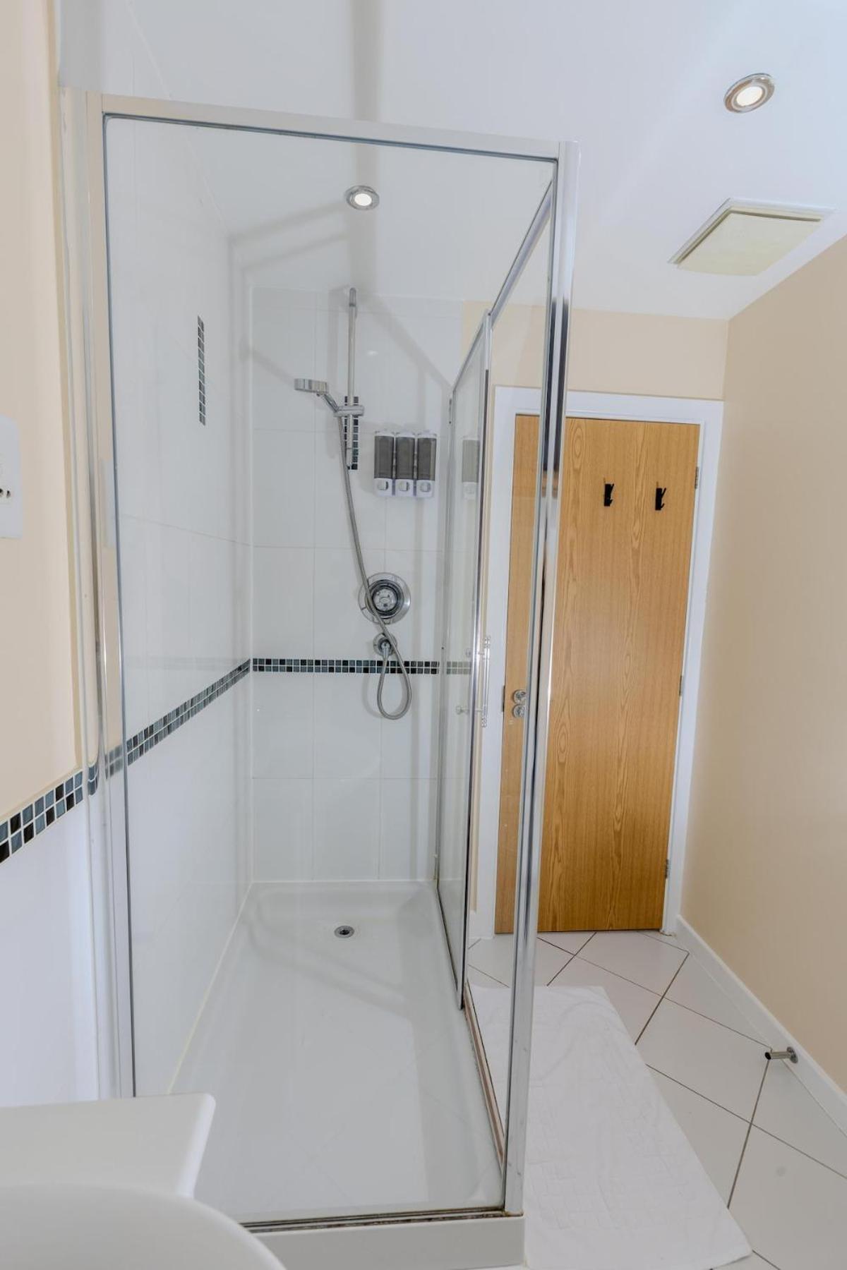 Вілла 5-Bed Modern & Luxurious House Snodland Екстер'єр фото